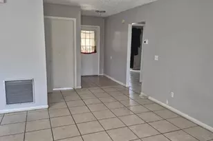 8227 Clermont St, Tampa, FL 33637 - Photo 5