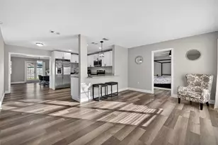 3301 70th Ln N, Saint Petersburg, FL 33710 - Photo 3