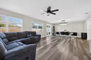 3301 70th Ln N, Saint Petersburg, FL 33710 - Photo 11