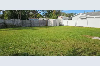 815 10th Street NW, Largo, FL 33770 - Photo 15