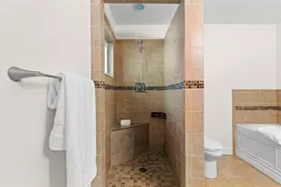 455 Pasaje Ave, Tarpon Springs, FL 34689 - Photo 21