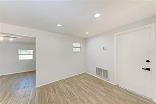 4010 S Lockwood Ridge Rd, Sarasota, FL 34231 - Photo 15