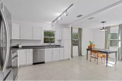 710 34th Avenue S, Saint Petersburg, FL 33705 - Photo 9