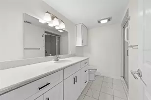 4750 Brittany Dr S, Saint Petersburg, FL 33715 - Photo 27