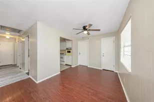 2423 Auburn St S, Saint Petersburg, FL 33712 - Photo 9