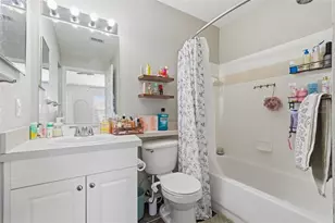 36027 Deer Creek Dr, Zephyrhills, FL 33541 - Photo 9