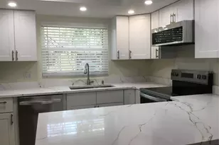 44 Country Club Dr, Largo, FL 33771 - Photo 5