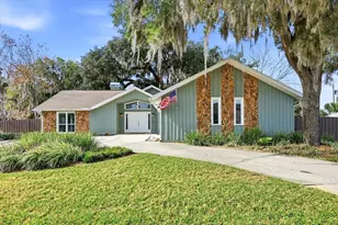 204 SE 2nd Ave, Crystal River, FL 34429 - Photo 3
