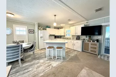 124 E Saint Annes Circle, Apollo Beach, FL 33572 - Photo 7