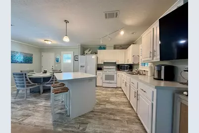 124 E Saint Annes Circle, Apollo Beach, FL 33572 - Photo 7