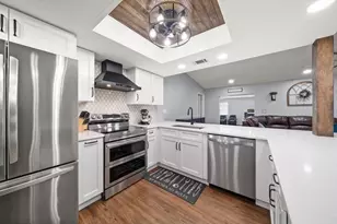 8227 Denise Dr E, Seminole, FL 33777 - Photo 13