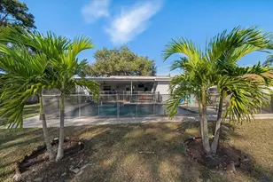 8227 Denise Dr E, Seminole, FL 33777 - Photo 41