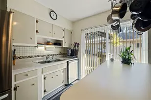 6121 58th St N, Saint Petersburg, FL 33709 - Photo 9