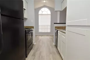 8722 Mallard Reserve Dr, Tampa, FL 33614 - Photo 9