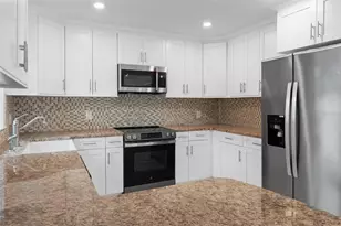 1331 Viewtop Dr, Clearwater, FL 33764 - Photo 17