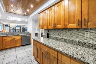 650 Island Way, Clearwater Beach, FL 33767 - Photo 15