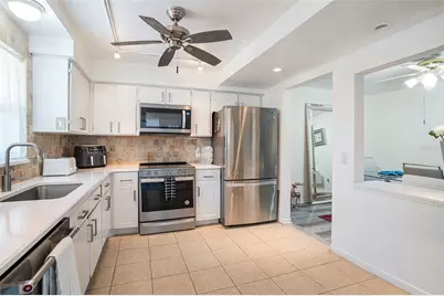 4455 Duhme Road #304, Saint Petersburg, FL 33708 - Photo 5