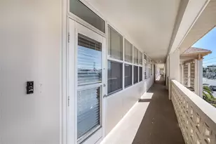 4455 Duhme Rd, Saint Petersburg, FL 33708 - Photo 5