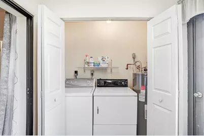 38429 Cottonwood Place, Zephyrhills, FL 33542 - Photo 13