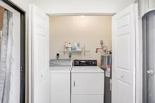 38429 Cottonwood Pl, Zephyrhills, FL 33542 - Photo 13