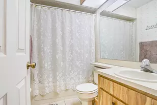 38429 Cottonwood Pl, Zephyrhills, FL 33542 - Photo 9