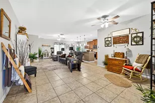 808 Bronze Bush Ct, Plant City, FL 33566 - Photo 5