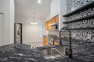 3217 Pine Top Dr, Valrico, FL 33594 - Photo 5