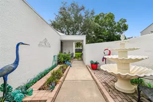 14135 Cypress Cir, Tampa, FL 33618 - Photo 3