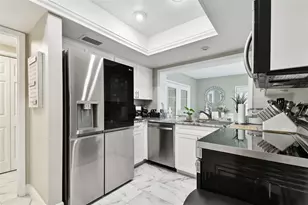 14135 Cypress Cir, Tampa, FL 33618 - Photo 13