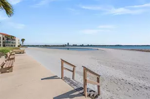 855 Bayway Blvd, Clearwater Beach, FL 33767 - Photo 5