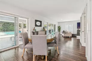 11713 Phoenix Cir, Tampa, FL 33618 - Photo 13