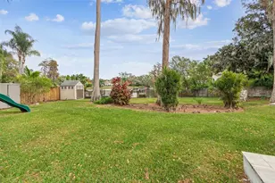 11713 Phoenix Cir, Tampa, FL 33618 - Photo 43