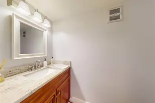 11713 Phoenix Cir, Tampa, FL 33618 - Photo 25