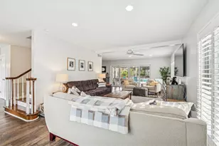 11713 Phoenix Cir, Tampa, FL 33618 - Photo 23