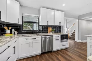 6525 15th St N, Saint Petersburg, FL 33702 - Photo 9