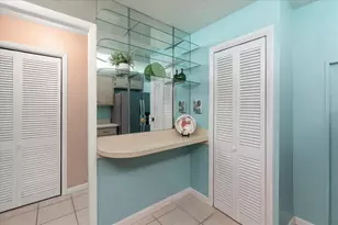 100 Bluff View Dr, Belleair Bluffs, FL 33770 - Photo 11