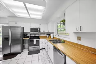 1554 Glen Ct, Dunedin, FL 34698 - Photo 11