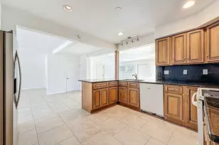 7250 12th Ave N, Saint Petersburg, FL 33710 - Photo 11