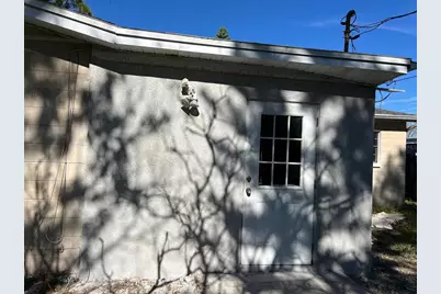 300 83rd Avenue NE, Saint Petersburg, FL 33702 - Photo 1