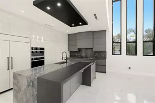 2089 Arlington St, Sarasota, FL 34239 - Photo 13