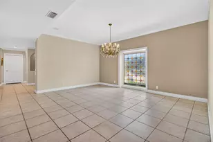 1100 Tortuga Cir NE, Saint Petersburg, FL 33702 - Photo 11