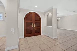 1100 Tortuga Cir NE, Saint Petersburg, FL 33702 - Photo 5