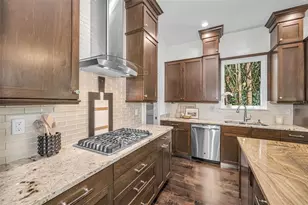 1710 Brightwaters Blvd NE, Saint Petersburg, FL 33704 - Photo 13