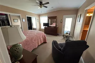7316 Americana Dr NE, Saint Petersburg, FL 33702 - Photo 13