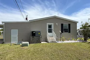 7316 Americana Dr NE, Saint Petersburg, FL 33702 - Photo 7