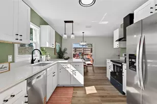 228 Regal Park Dr, Valrico, FL 33594 - Photo 15