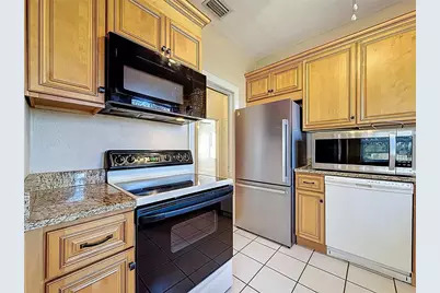 1136 12th Street N, Saint Petersburg, FL 33705 - Photo 13