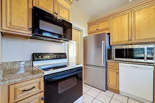 1136 12th St N, Saint Petersburg, FL 33705 - Photo 13