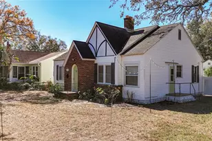 1136 12th St N, Saint Petersburg, FL 33705 - Photo 1