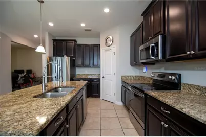 10158 Newminster Loop, Ruskin, FL 33573 - Photo 5